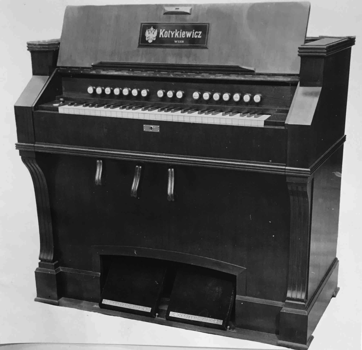 6 spieliges Harmonium